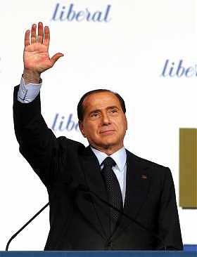 saluto Romano di Berlusconi